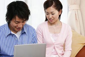 組み合わせも自在なカリモクの机